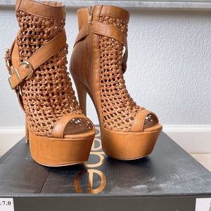 Bebe cognac evening heels